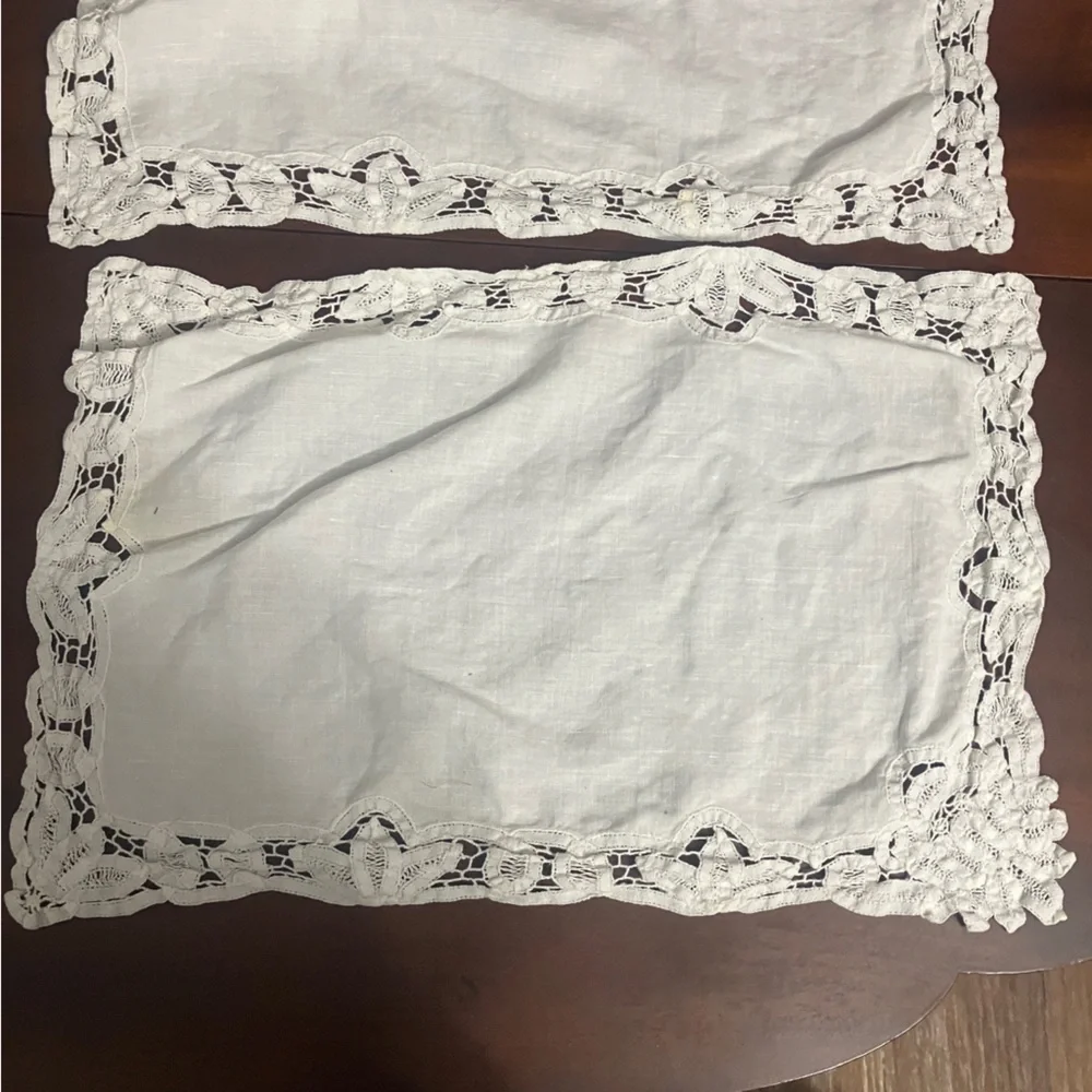 Set of 3 Vintage Cotton placemats with Battenburg Lace Edging